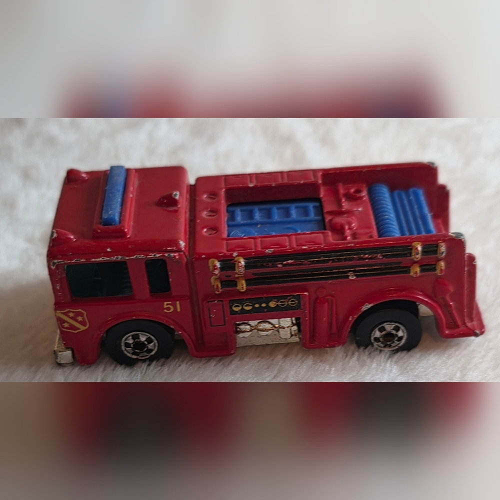 Vintage 1976 Hot Wheels Fire-Eater diecast fire truck